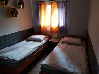 Отели типа «постель и завтрак» Pokoje Hotelowe Dux Лодзь Двухместный номер с 1 кроватью или 2 отдельными кроватями-7